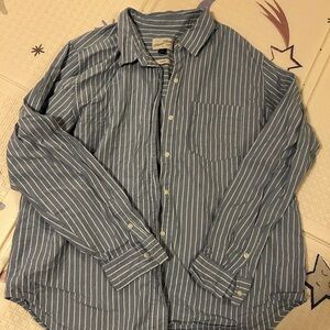Universal Thread Women’s Blue and White Striped Shirt